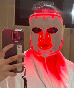 Customer using a Glotech™ LED device